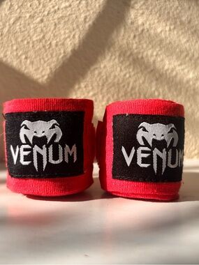 Venum Red Hand Wraps - Pair Box bandage